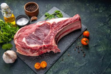 Carne de cordeiro: conheça suas características, benefícios e receitas